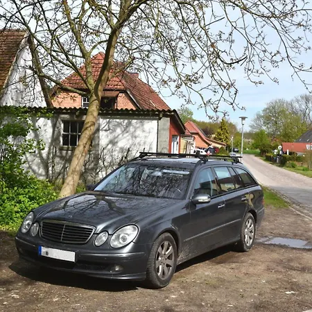 Familienfreundliche Bauernkate Mit Kachelofen Hébergement de vacances *